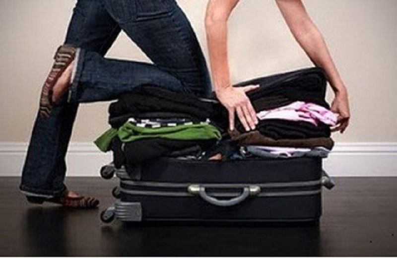 Cuộn tròn quần áo lại Cuộn tròn quần áo lại