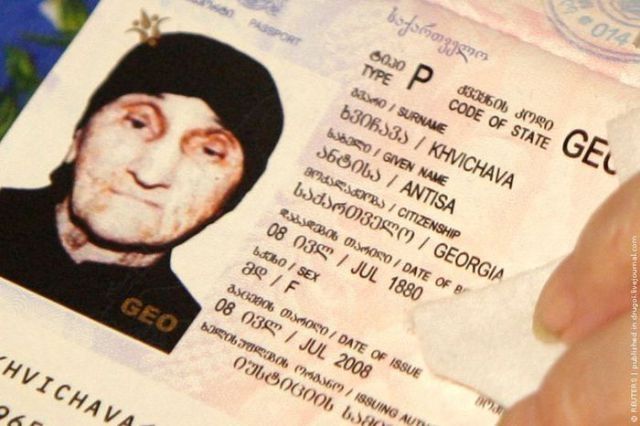 Cụ Antisa Khvichava ( hưởng thọ 132 tuổi) Cụ Antisa Khvichava ( hưởng thọ 132 tuổi)