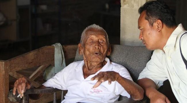 Cụ Mbah Gotho (145 tuổi) Cụ Mbah Gotho (145 tuổi)