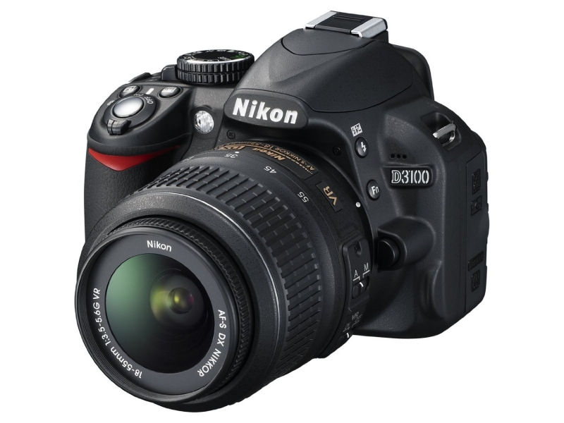 DSLR Nikon D3100
