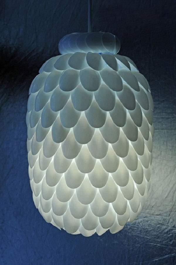 Đèn chùm handmade từ chai nhựa và thìa nhựa