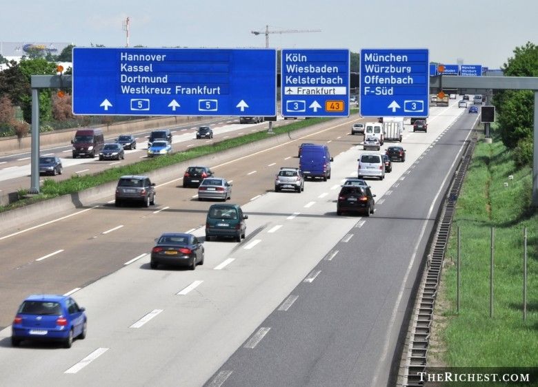 Đức - không được phép hết xăng trên đường cao tốc Autobahn