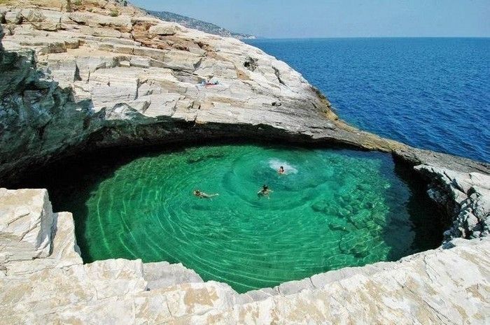 Hồ bơi ngẫu nhiên Giola (Hy Lạp)