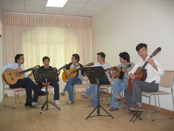 Học guitar ở đâu?