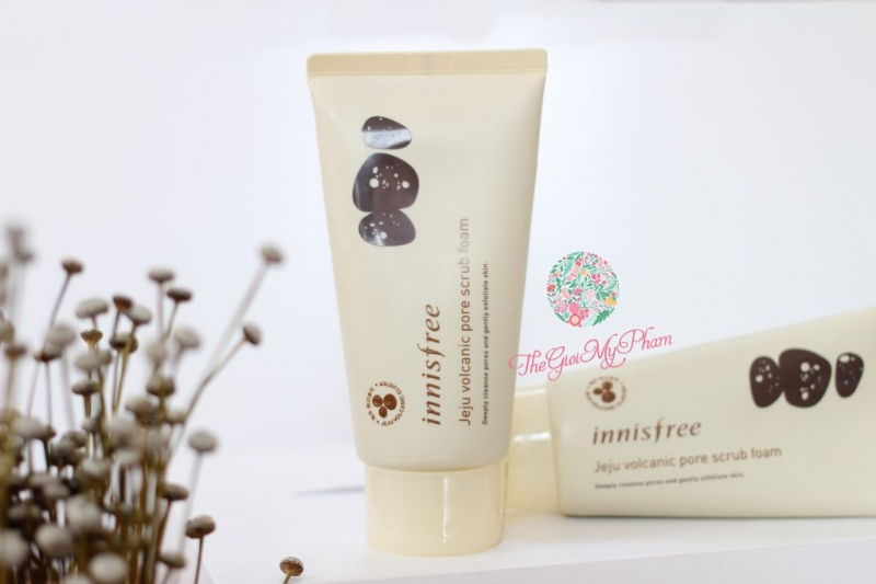 INNISFREE JEJU VOLCANIC PORE SCRUB FOAM