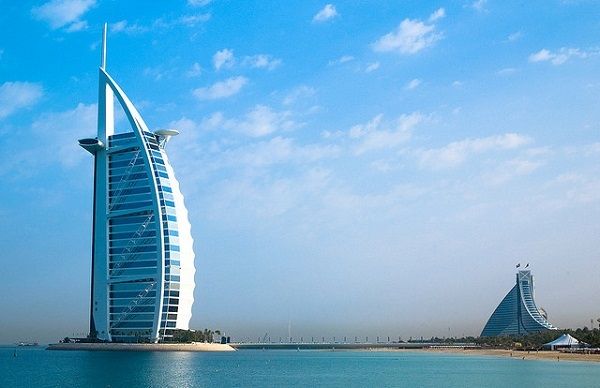 Khách sạn cánh buồm 7 sao Burj Al Arab