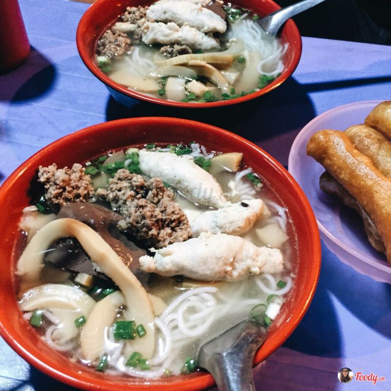 Khu ăn uống chợ Đồng Xuân