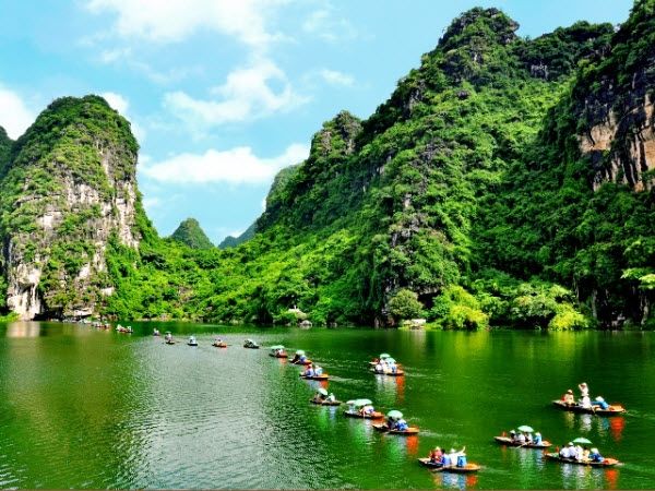 Khu chuyến tour du lịch sinh thái Tràng An - nơi mơ đến chốn mong về tại Ninh Bình