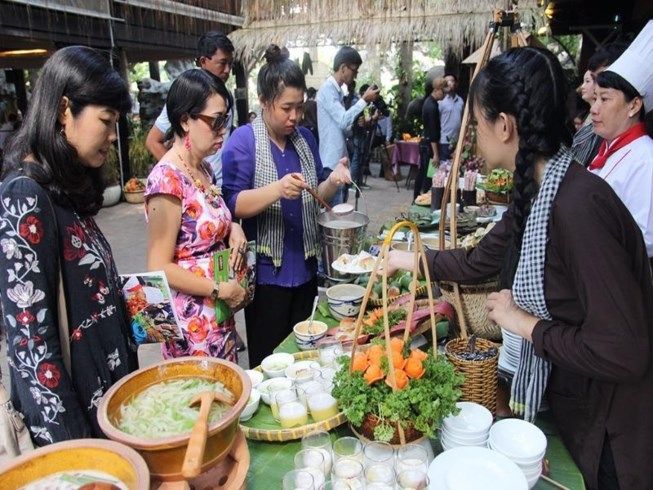 Lễ hội ăn uống đất Phương Nam tại Đầm Sen