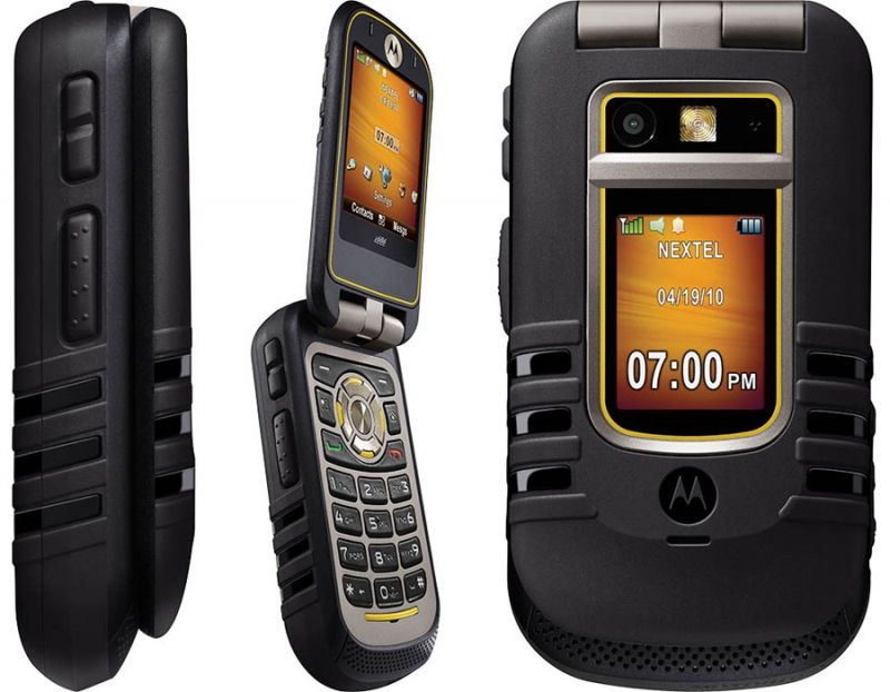 Motorola i686 (giá tại Mỹ: 120 USD)