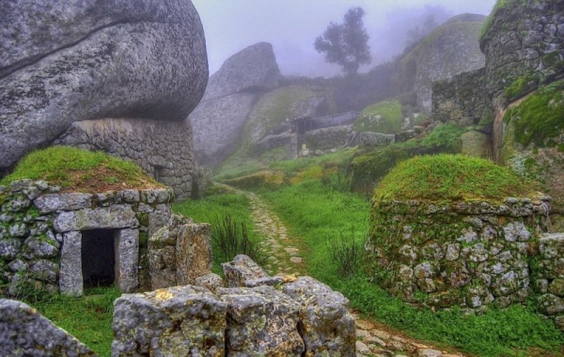Ngôi làng đá Monsanto, Bồ Đào Nha