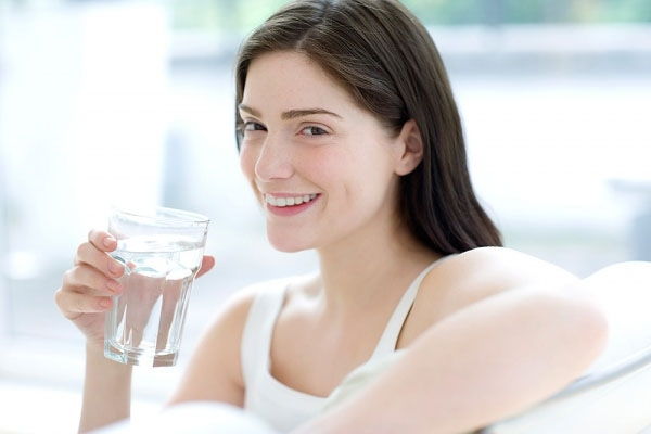 Người cao huyết áp bắt buộc uống nhiều nước