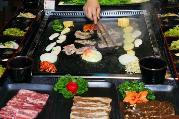 Nhà hàng Black Stone BBQ nướng đá Hàn Quốc