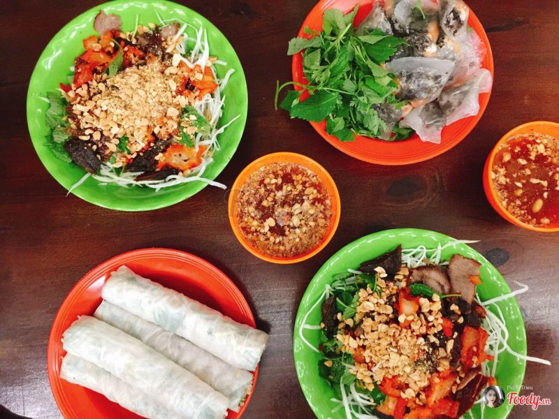 Nộm bò khô, bánh bột lọc