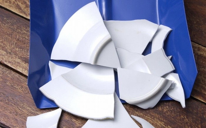 Ném đĩa vào cửa nhà người khác Ném đĩa vào cửa nhà người khác