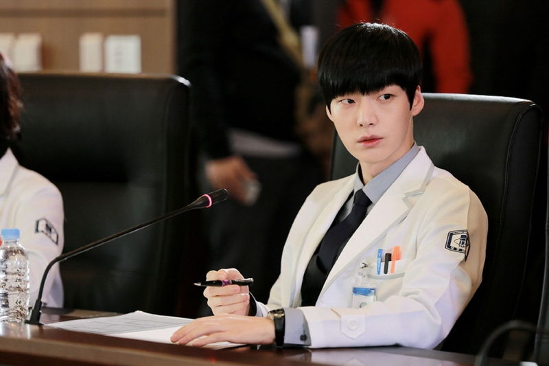 Park Ji Sang (Ahn Jae Hyun) - Bác sỹ ma cà rồng