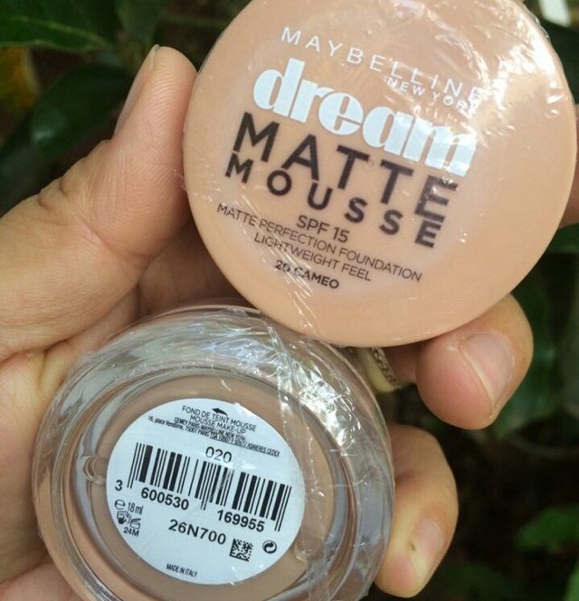 Phấn tươi Maybelline Dream Matte Mousse Foundation