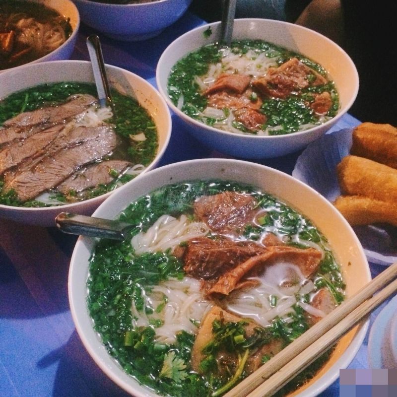 Phở gánh - Hàng Chiếu