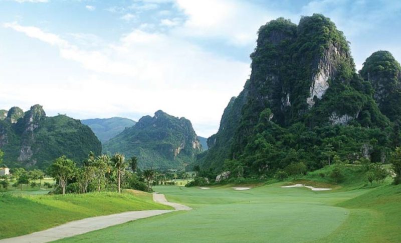 Phoenix Golf and Resorts (Hòa Bình)