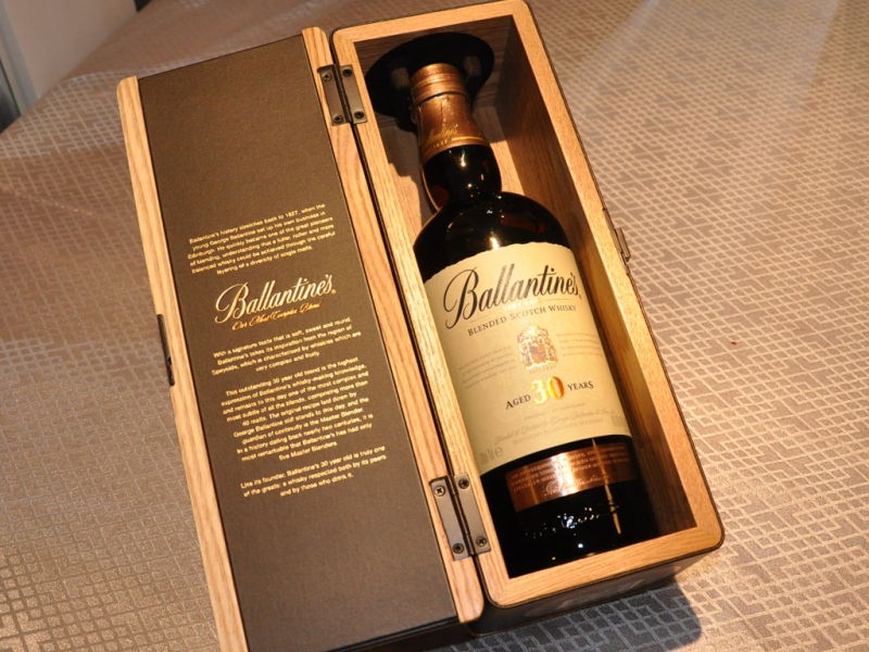 Rượu Ballantines 30 năm