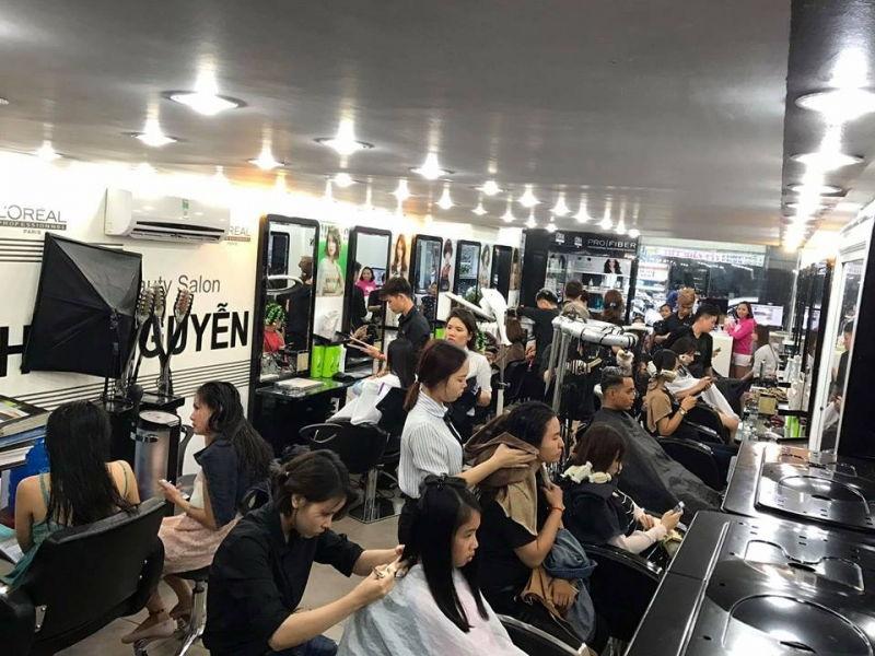 Salon Huy Nguyễn