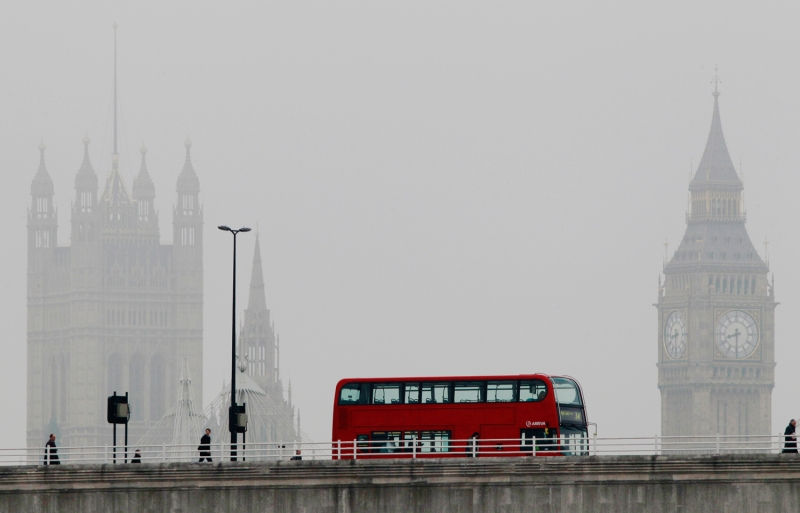 The City Of Fog: London (Anh)
