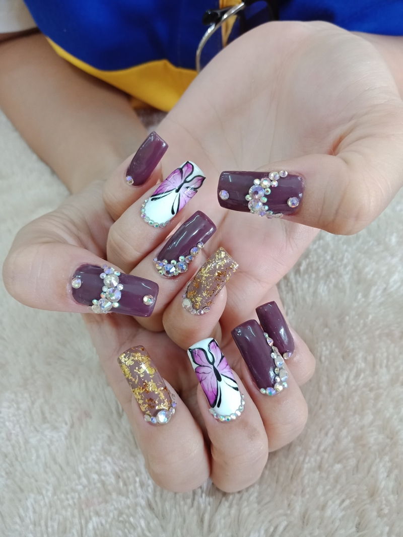 Thuỷ nail