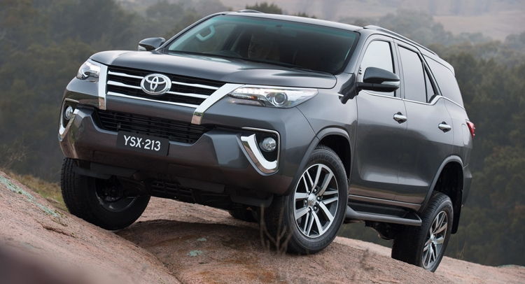Toyota Fortuner: 1219 xe