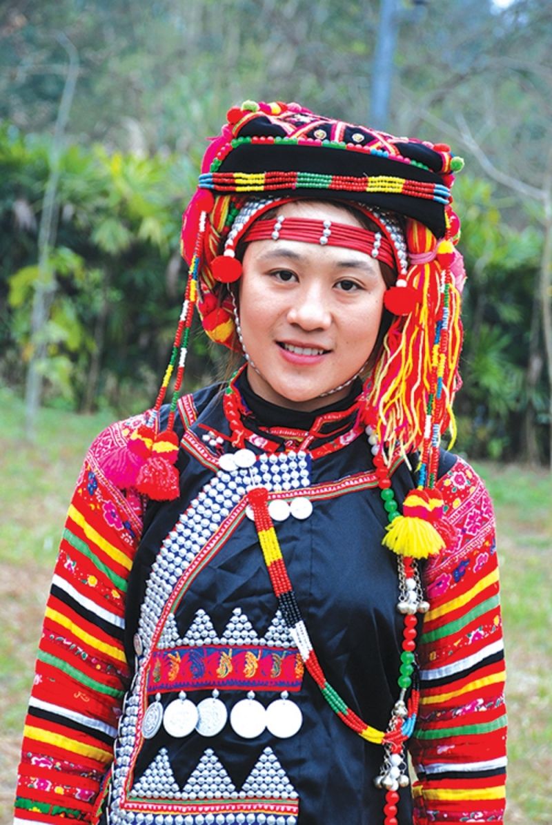 Trang phục truyền thống dân tộc Hà Nhì