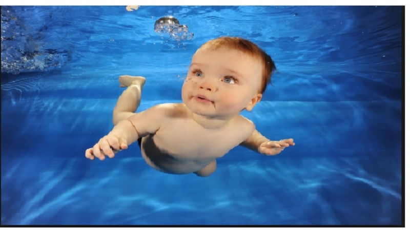 Trẻ sơ sinh có khả năng biết bơi