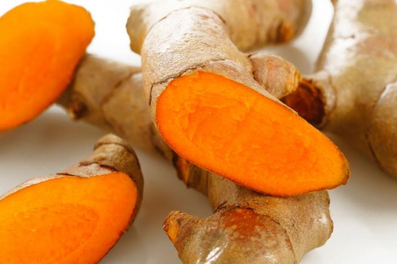 Trị đau khớp bằng củ nghệ