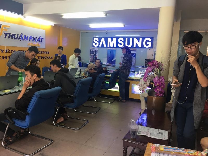 Trung tâm thay round hình điện thoại Samsung - Thuận Phát Mobile