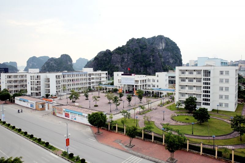 Trường THPT chuyên Hạ Long - Quảng Ninh