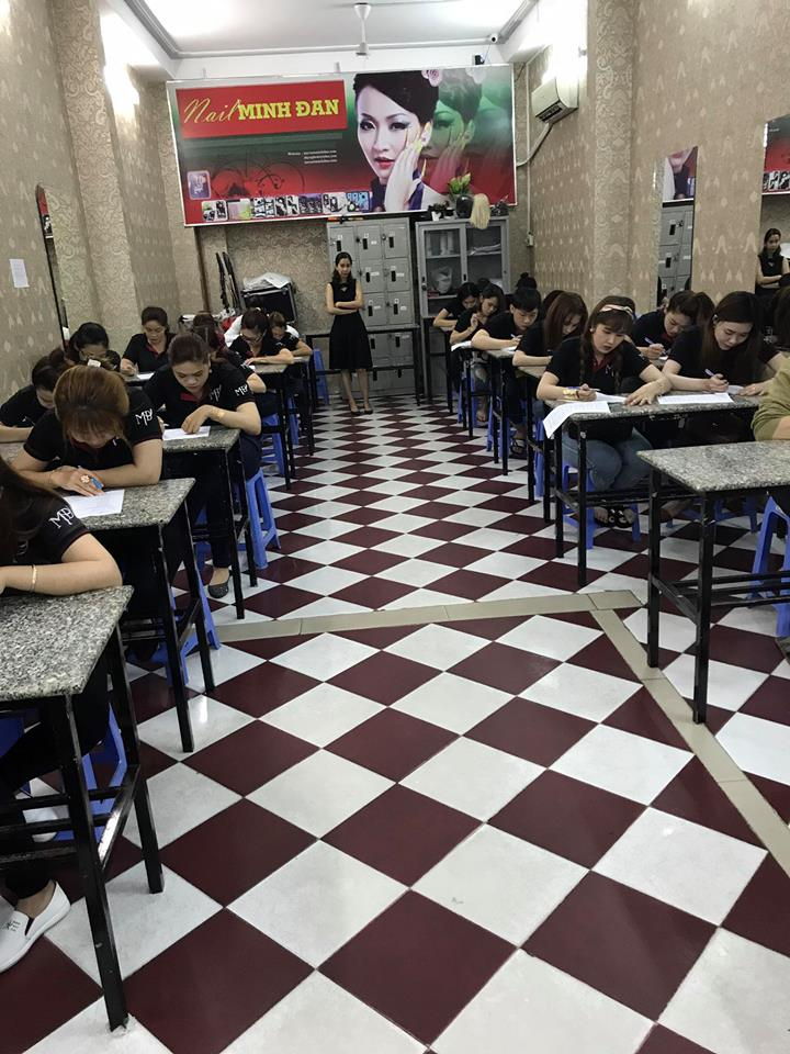 Trường dạy nghề cắt uốn tóc - trang điểm - mỹ viện Minh Đan