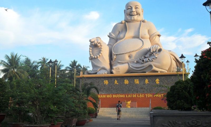 Tượng Phật Di Lặc Cười – Việt Nam