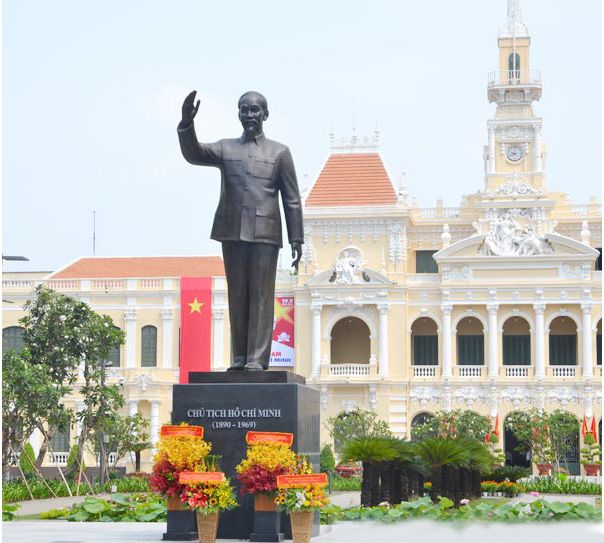 Tượng đài Hồ Chí Minh