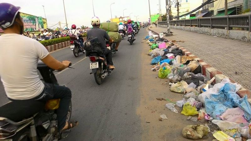 Vứt rác bừa bãi
