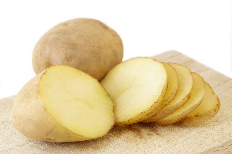 Xẹp mụn bọc bằng khoai tây