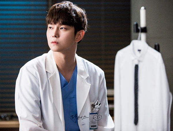 Yoon Kyun Sang (Chuyện Tình Bác Sĩ - Doctors)