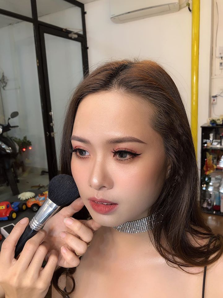 Hoàng Dung Makeup Store