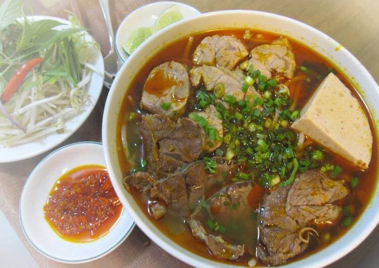 Chị Hồng - Bún Bò Huế