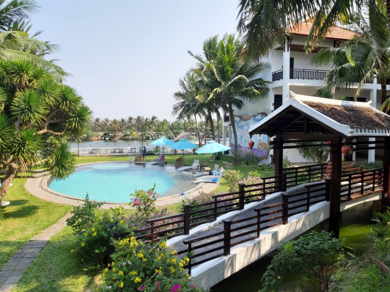 Khách sạn gần biển Cửa Đại – River Beach Resort