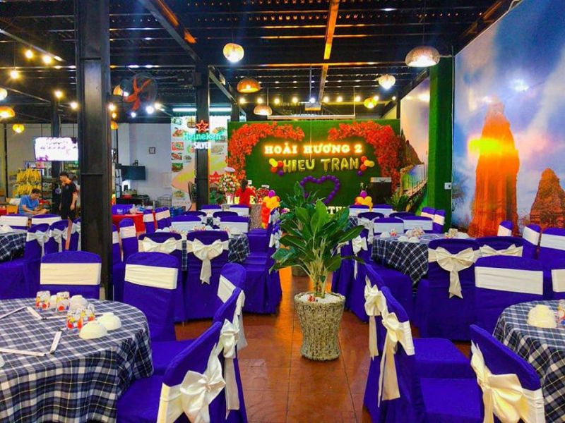 Nhà hàng hải sản Hoài Hương