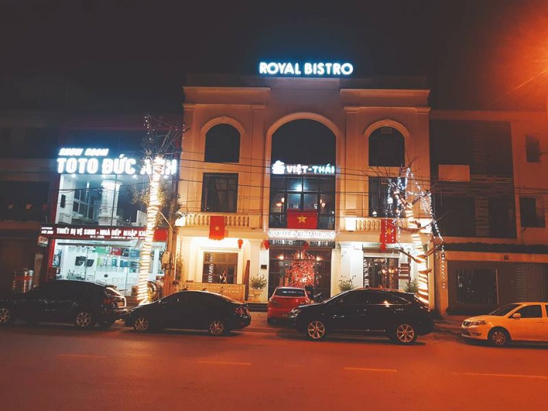 Royal Bistro Cafe Restaurant