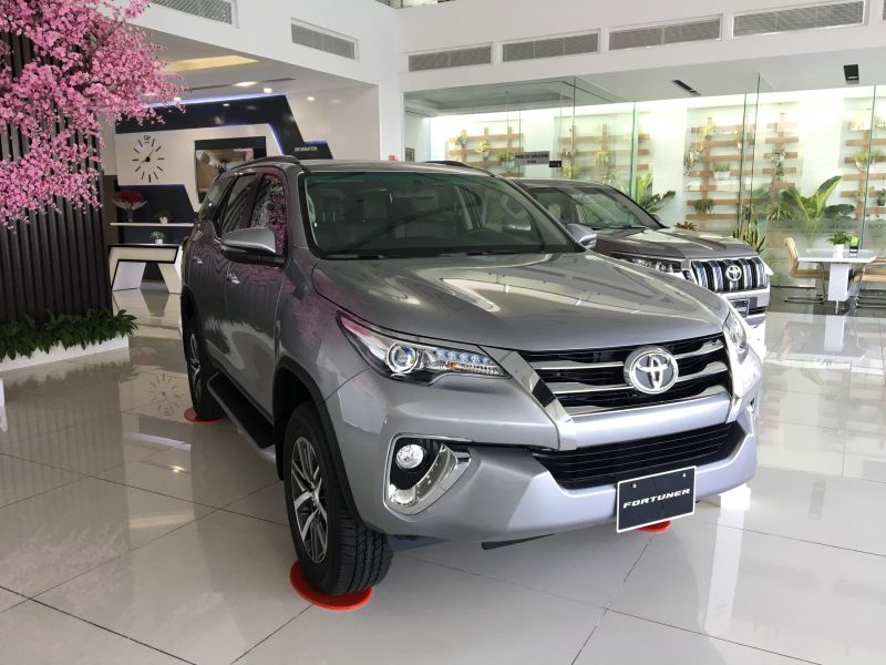 Toyota Fortuner: 690 xe