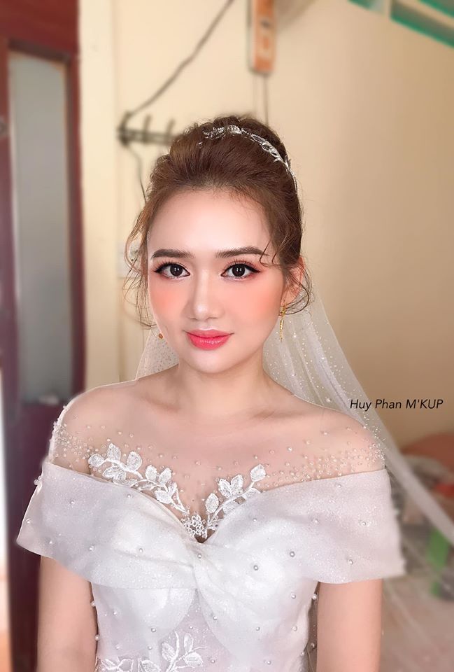 Huy Phan makeup