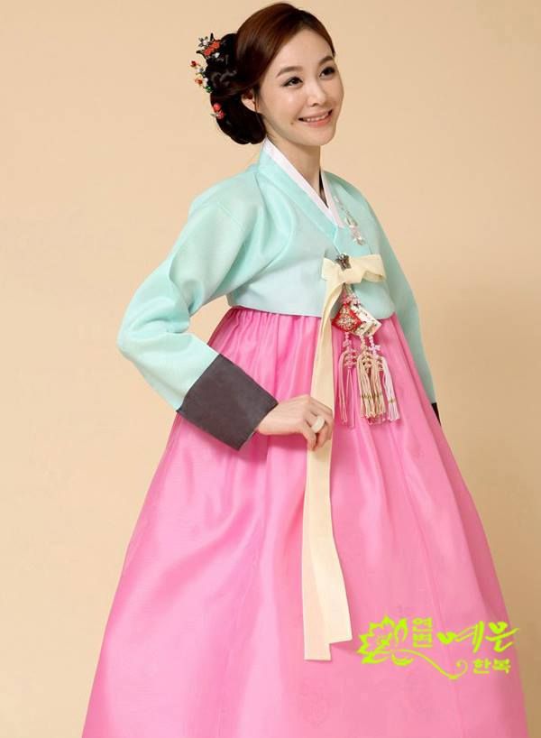 Shop cho thuê Áo dài,hanbok, yukata,váy cưới giá rẻ tại Hà Nội