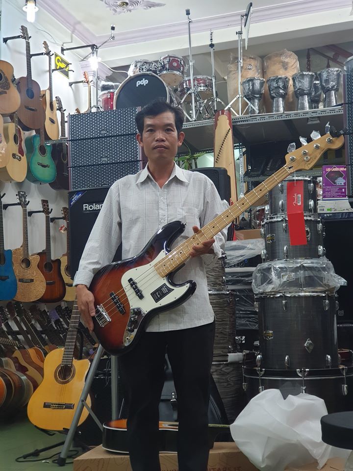 Cửa hàng nhạc cụ Nguyễn