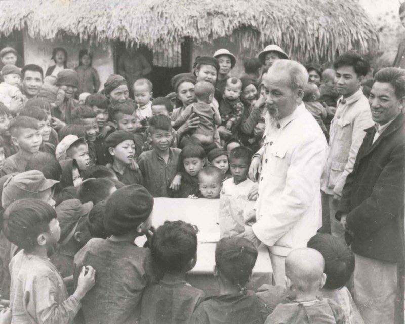 Đôi dép Bác Hồ - Lối sống giản dị Đôi dép Bác Hồ - Lối sống giản dị