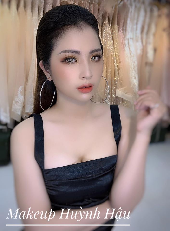 Huỳnh Hậu Makeup Artist